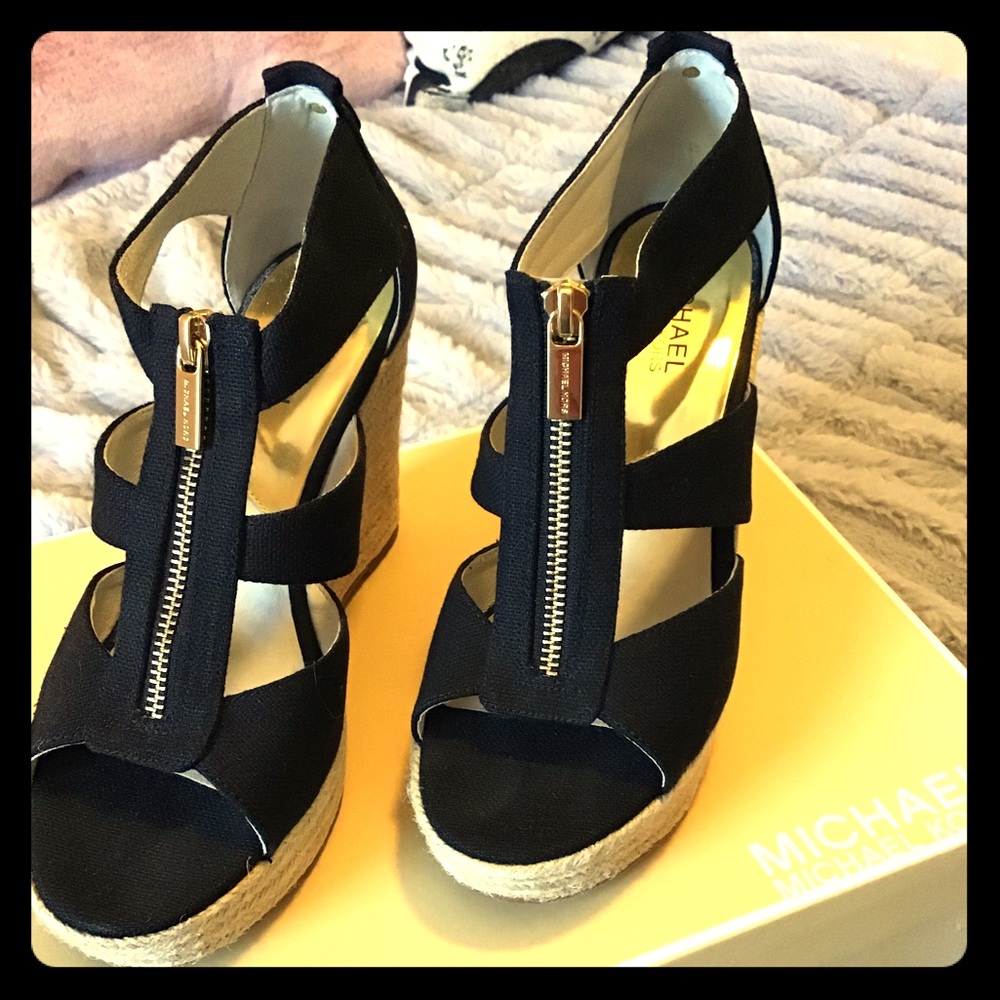 Michael Kors- Damita Wedge, Canvas